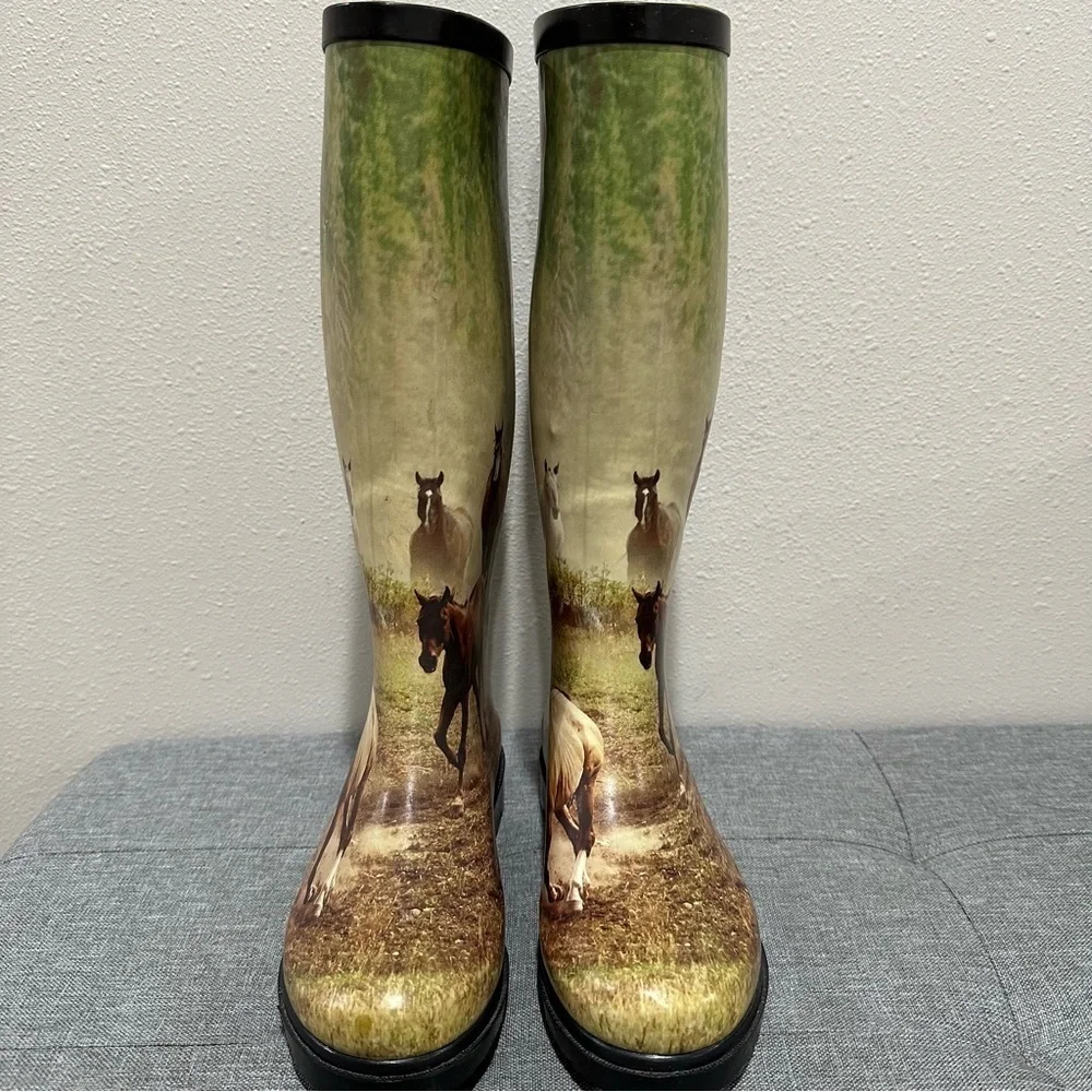 Smoky Running Horses Boot